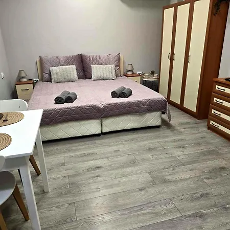 студио ива 2 Apartment Sliven