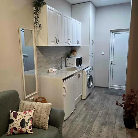 студио ива 2 Apartment Sliven